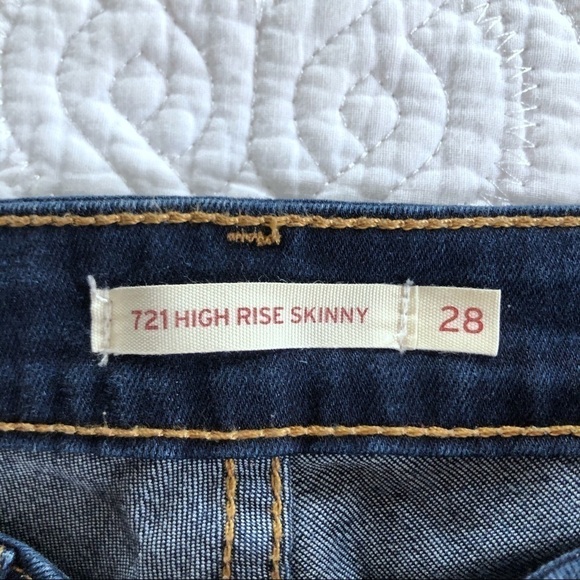 Levi's 721 High Rise Skinny Raw Hem Jeans - Picture 7 of 10